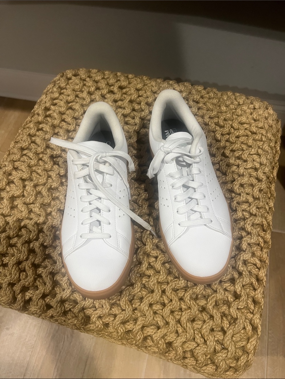 Women's Adidas White Halo Mint Lace-Up Sneakers Size 9
